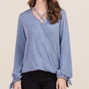 Francescas - NWT Iris Surplus Tie Sleeve Hacci Top